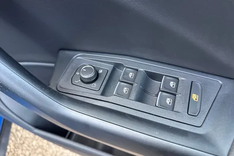  Volkswagen T-Roc 1.5 TSI Style Design Euro 6 (s/s) 5dr Thumbnail #20