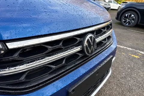  Volkswagen T-Roc 1.5 TSI Style Design Euro 6 (s/s) 5dr Thumbnail #24