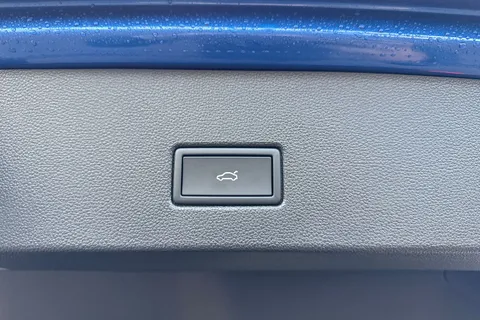  Volkswagen T-Roc 1.5 TSI Style Design Euro 6 (s/s) 5dr Thumbnail #29