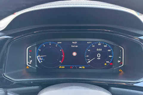  Volkswagen T-Roc 1.5 TSI Style Design Euro 6 (s/s) 5dr Thumbnail #33