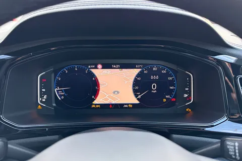  Volkswagen T-Roc 1.5 TSI Style Design Euro 6 (s/s) 5dr Thumbnail #35