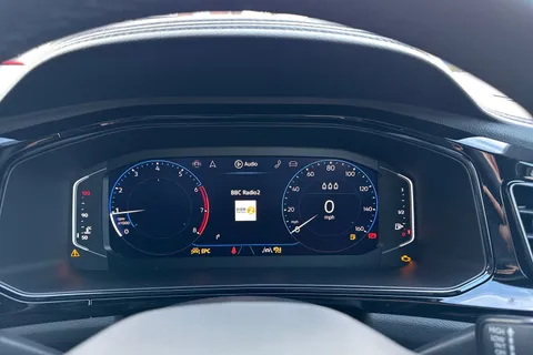  Volkswagen T-Roc 1.5 TSI Style Design Euro 6 (s/s) 5dr Thumbnail #38