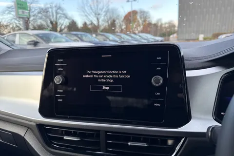  Volkswagen T-Roc 1.5 TSI Match DSG Euro 6 (s/s) 5dr Thumbnail #41