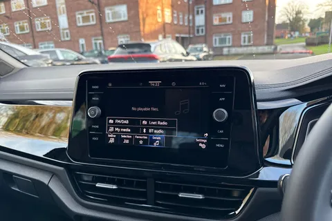  Volkswagen T-Roc 1.5 TSI Style Design Euro 6 (s/s) 5dr Thumbnail #44