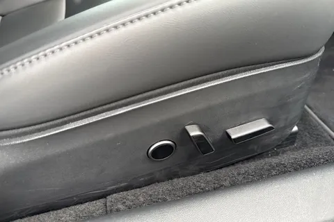 MM72JXU Tesla Model 3 Auto RWD 4dr Thumbnail #35