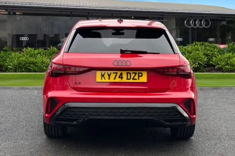 KY74DZP Audi A3 Black Edition 40 TFSI e  204 PS S tronic Thumbnail #4