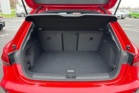 KY74DZP Audi A3 Black Edition 40 TFSI e  204 PS S tronic Thumbnail #6