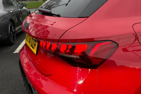 KY74DZP Audi A3 Black Edition 40 TFSI e  204 PS S tronic Thumbnail #7