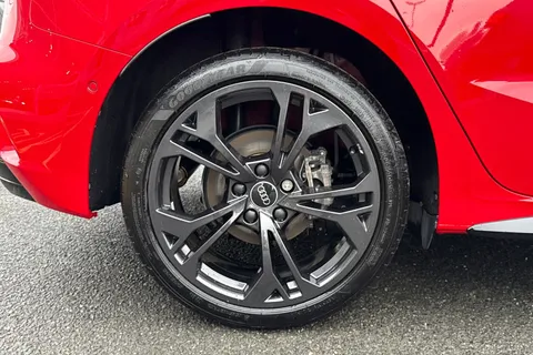 KY74DZP Audi A3 Black Edition 40 TFSI e  204 PS S tronic Thumbnail #11