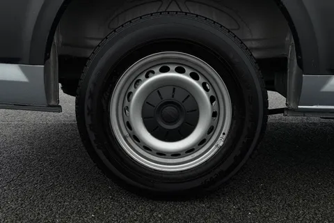 DC75EWB Volkswagen Crafter CR35 Panel van Commerce Plus MWB 140 2.0 TDI 8sp Aut - MY25/Rear Camera Thumbnail #10