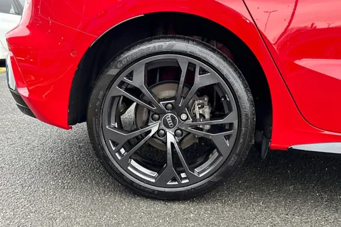 KY74DZP Audi A3 Black Edition 40 TFSI e  204 PS S tronic Thumbnail #12