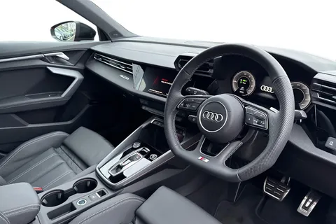 KY74DZP Audi A3 Black Edition 40 TFSI e  204 PS S tronic Thumbnail #13