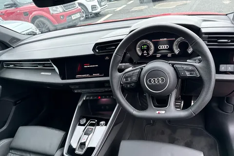 KY74DZP Audi A3 Black Edition 40 TFSI e  204 PS S tronic Thumbnail #17