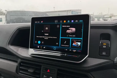 DC75EWB Volkswagen Crafter CR35 Panel van Commerce Plus MWB 140 2.0 TDI 8sp Aut - MY25/Rear Camera Thumbnail #16