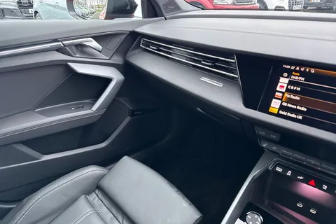 KY74DZP Audi A3 Black Edition 40 TFSI e  204 PS S tronic Thumbnail #19