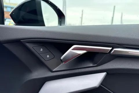 KY74DZP Audi A3 Black Edition 40 TFSI e  204 PS S tronic Thumbnail #20