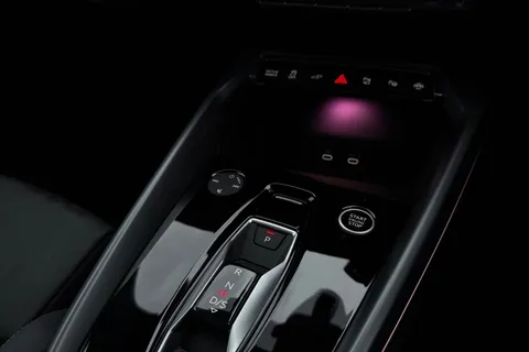 KY74DZP Audi A3 Black Edition 40 TFSI e  204 PS S tronic Thumbnail #22