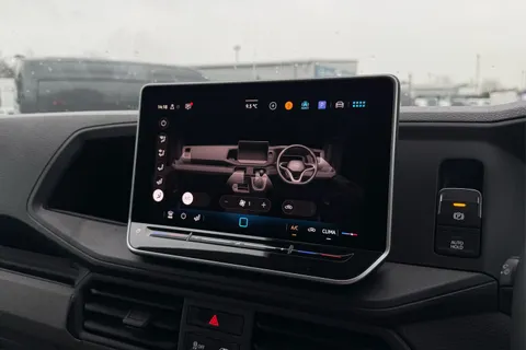 DC75EWB Volkswagen Crafter CR35 Panel van Commerce Plus MWB 140 2.0 TDI 8sp Aut - MY25/Rear Camera Thumbnail #21