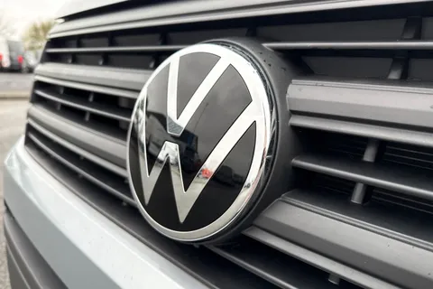 DC75EWB Volkswagen Crafter CR35 Panel van Commerce Plus MWB 140 2.0 TDI 8sp Aut - MY25/Rear Camera Thumbnail #28