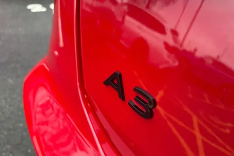 KY74DZP Audi A3 Black Edition 40 TFSI e  204 PS S tronic Thumbnail #32