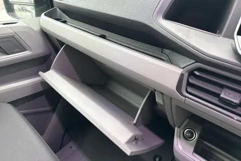 DC75EWB Volkswagen Crafter CR35 Panel van Commerce Plus MWB 140 2.0 TDI 8sp Aut - MY25/Rear Camera Thumbnail #35