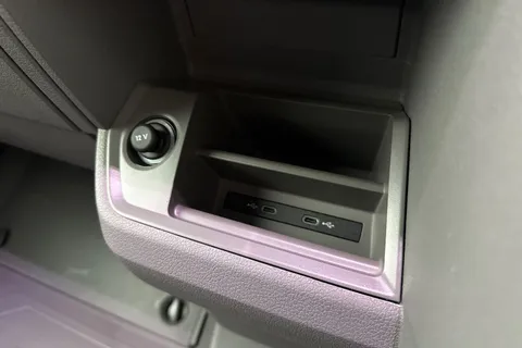 DC75EWB Volkswagen Crafter CR35 Panel van Commerce Plus MWB 140 2.0 TDI 8sp Aut - MY25/Rear Camera Thumbnail #36