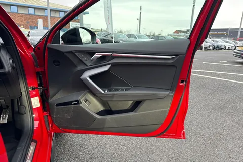 KY74DZP Audi A3 Black Edition 40 TFSI e  204 PS S tronic Thumbnail #45