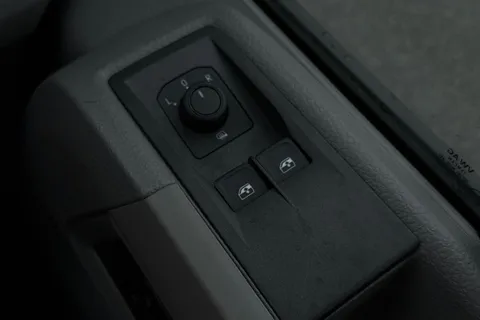 DC75EWB Volkswagen Crafter CR35 Panel van Commerce Plus MWB 140 2.0 TDI 8sp Aut - MY25/Rear Camera Thumbnail #45