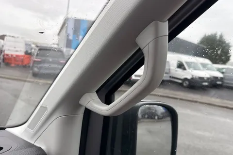 DC75EWB Volkswagen Crafter CR35 Panel van Commerce Plus MWB 140 2.0 TDI 8sp Aut - MY25/Rear Camera Thumbnail #47