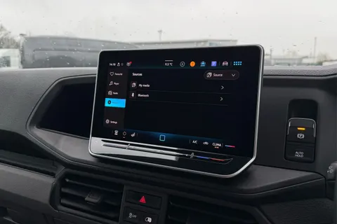 DC75EWB Volkswagen Crafter CR35 Panel van Commerce Plus MWB 140 2.0 TDI 8sp Aut - MY25/Rear Camera Thumbnail #50