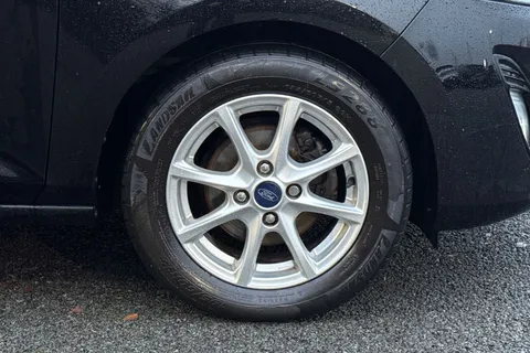 ML68UTZ Ford Fiesta 1.1 Ti-VCT Zetec Euro 6 (s/s) 5dr Thumbnail #10