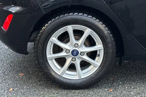 ML68UTZ Ford Fiesta 1.1 Ti-VCT Zetec Euro 6 (s/s) 5dr Thumbnail #11