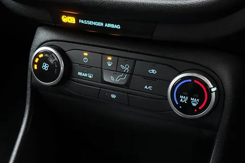 ML68UTZ Ford Fiesta 1.1 Ti-VCT Zetec Euro 6 (s/s) 5dr Thumbnail #22