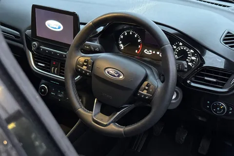 ML68UTZ Ford Fiesta 1.1 Ti-VCT Zetec Euro 6 (s/s) 5dr Thumbnail #31