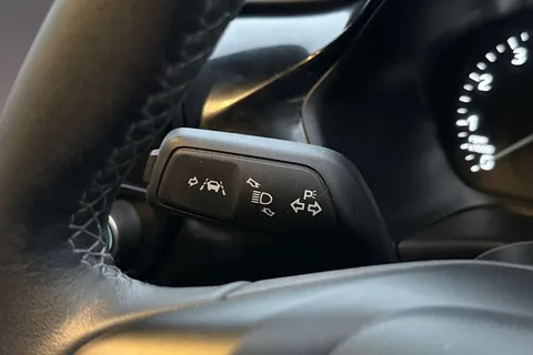 ML68UTZ Ford Fiesta 1.1 Ti-VCT Zetec Euro 6 (s/s) 5dr Thumbnail #35