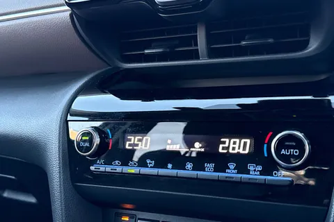 PN23SXX Toyota Yaris Cross 1.5 VVT-h Excel E-CVT Euro 6 (s/s) 5dr Thumbnail #23