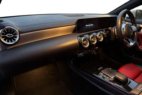 LM20KYO Mercedes-Benz Cla Class 1.3 CLA180 AMG Line (Premium Plus 2) Coupe 7G-DCT Euro 6 (s/s) 4dr Thumbnail #15