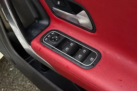 LM20KYO Mercedes-Benz Cla Class 1.3 CLA180 AMG Line (Premium Plus 2) Coupe 7G-DCT Euro 6 (s/s) 4dr Thumbnail #21