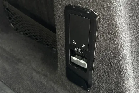 DL23VUK Land Rover Range Rover Sport 3.0 D350 Autobiography 5dr Thumbnail #32