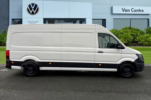 CX75JXN Volkswagen Crafter 2.0 TDI CR35 Commerce Auto FWD LWB High Roof Euro 6 (s/s) 5dr Thumbnail #3