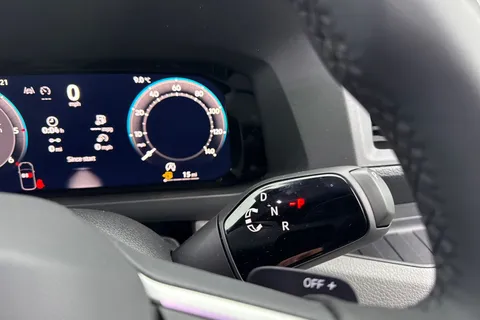 CX75JXN Volkswagen Crafter 2.0 TDI CR35 Commerce Auto FWD LWB High Roof Euro 6 (s/s) 5dr Thumbnail #22