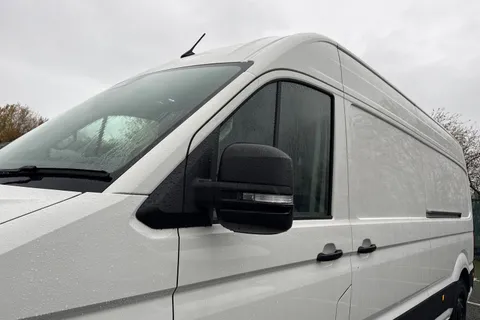 CX75JXN Volkswagen Crafter 2.0 TDI CR35 Commerce Auto FWD LWB High Roof Euro 6 (s/s) 5dr Thumbnail #25