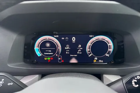 CX75JXN Volkswagen Crafter 2.0 TDI CR35 Commerce Auto FWD LWB High Roof Euro 6 (s/s) 5dr Thumbnail #30