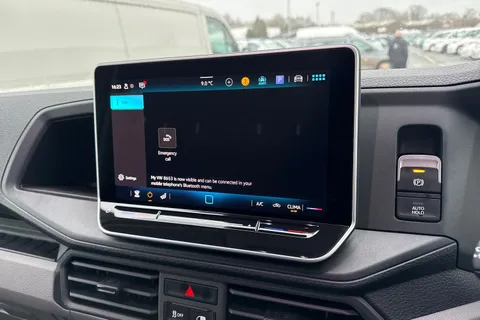 CX75JXN Volkswagen Crafter 2.0 TDI CR35 Commerce Auto FWD LWB High Roof Euro 6 (s/s) 5dr Thumbnail #33