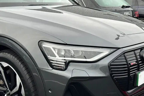 YH72KDJ Audi e-tron Black Edition 55 quattro 300,00 kW Thumbnail #10