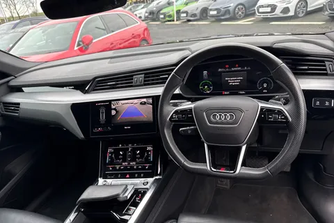 YH72KDJ Audi e-tron Black Edition 55 quattro 300,00 kW Thumbnail #19