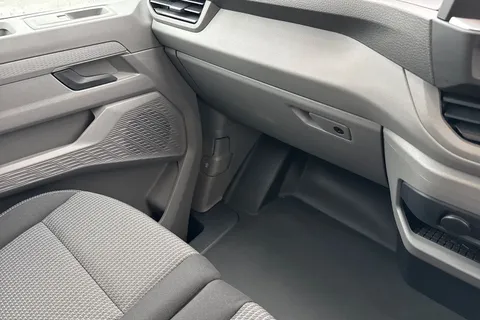 DC75FOU Volkswagen Transporter T28 Panel Van Commerce Pro SWB 150 PS 2.0 TDI 8sp Automatic Thumbnail #20