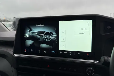 DC75FOU Volkswagen Transporter T28 Panel Van Commerce Pro SWB 150 PS 2.0 TDI 8sp Automatic Thumbnail #22