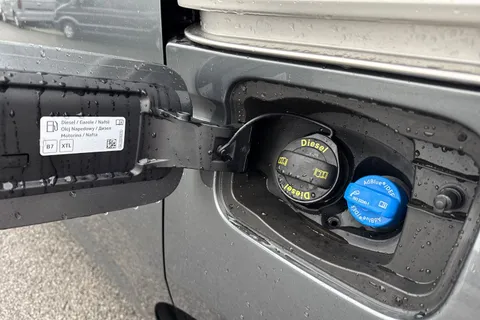 DF75ZTL Volkswagen Caddy C20 Cargo Commerce Pro SWB 122 PS 2.0 TDI 7sp DSG - Nav/Rear Camera Thumbnail #24