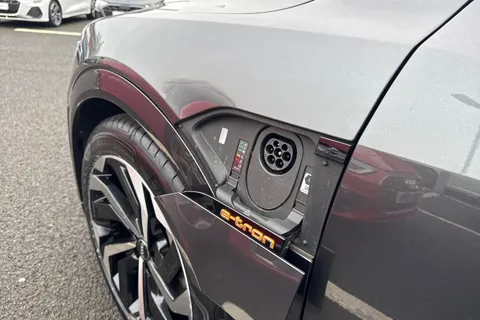 YH72KDJ Audi e-tron Black Edition 55 quattro 300,00 kW Thumbnail #29